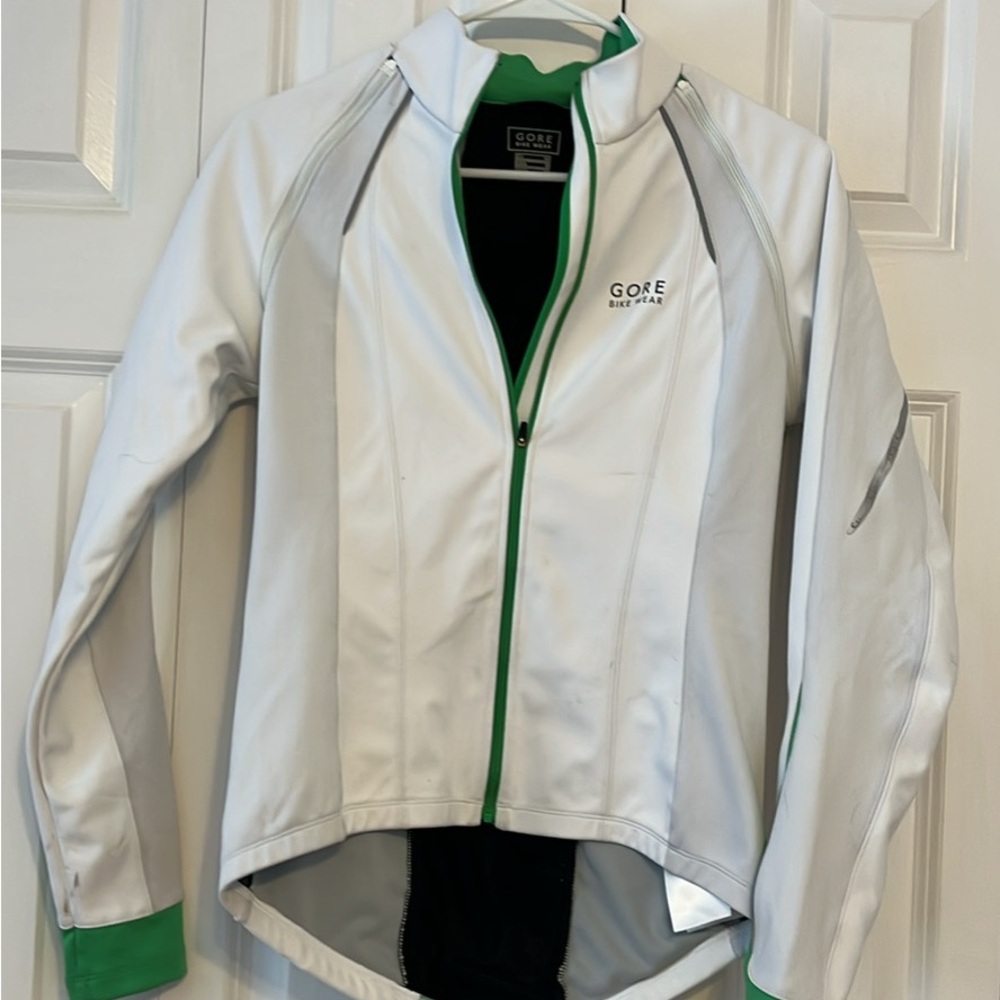 Women’s Gore Wind-stopper soft shell jacket size smalll